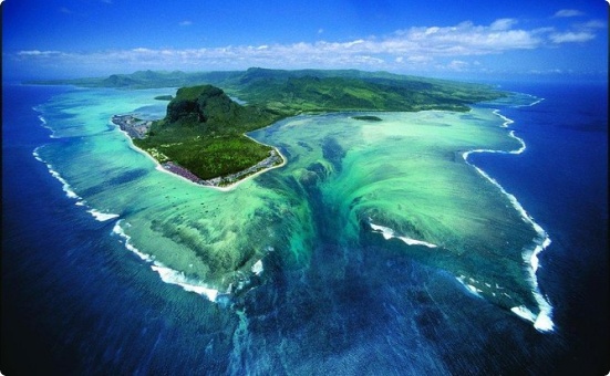 Mauritius Unterwasser-Wasserfall